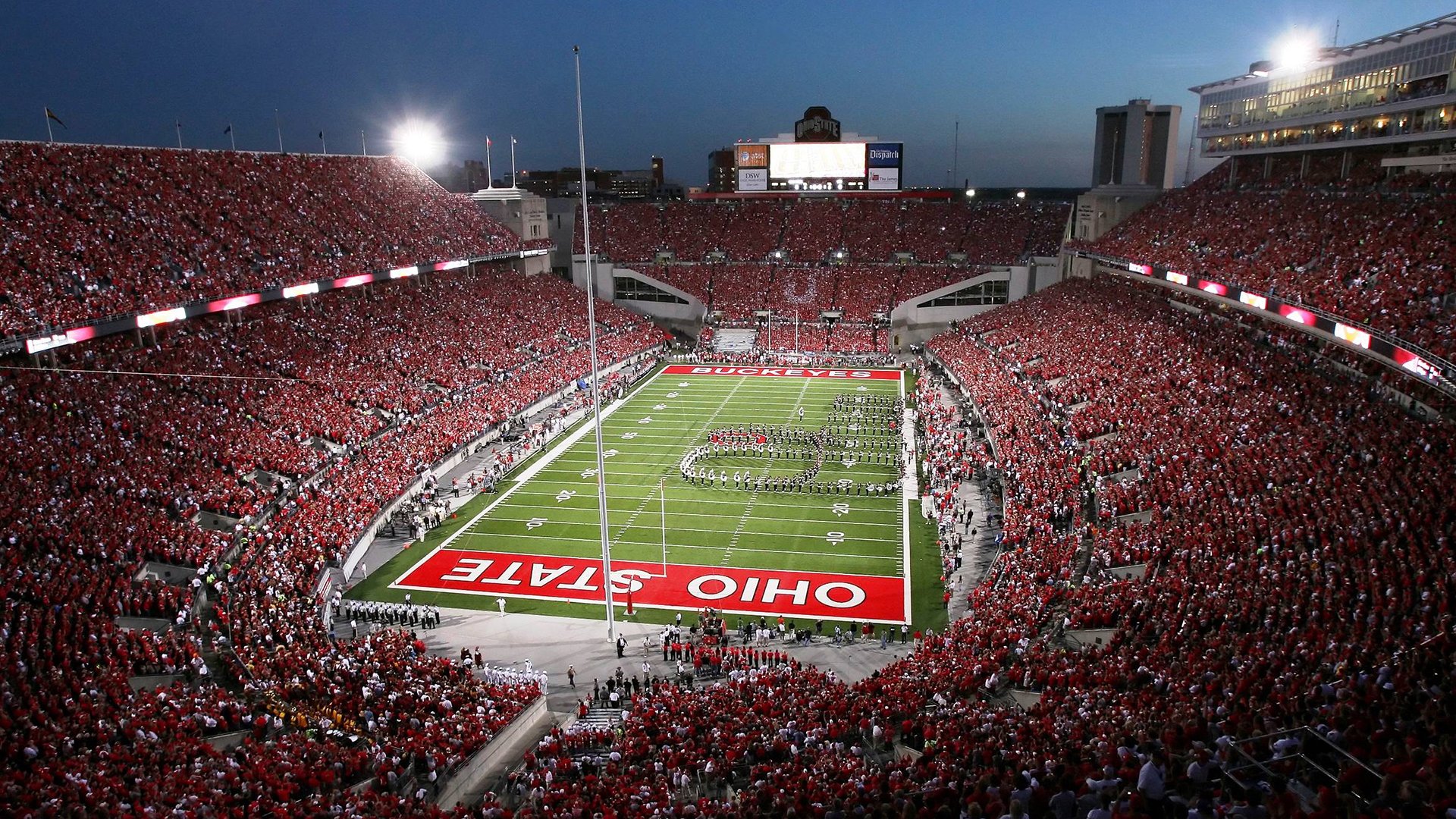 赛场“神奇救球”瞬间：运动员逆天反应震撼全场！